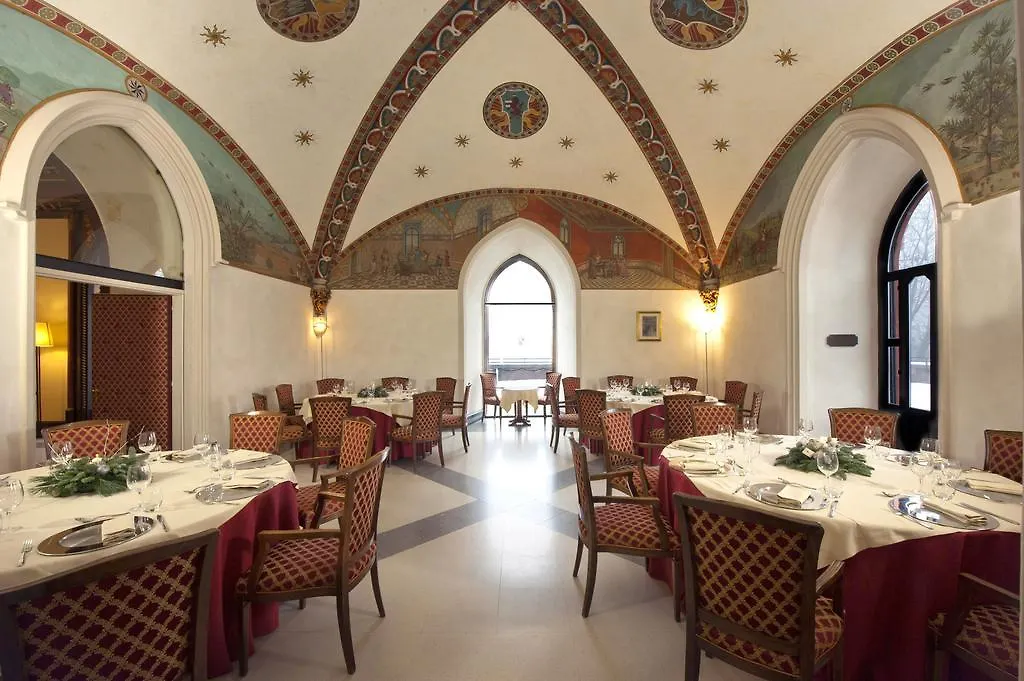 Castello Di Carimate Hotel