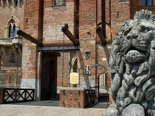 Castello Di Carimate Hotel