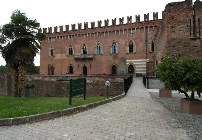 Castello Di Carimate Hotel