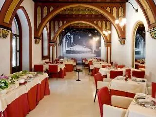 Castello Di Carimate Hotel