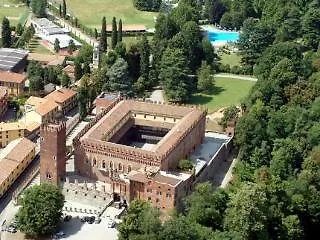 Castello Di Carimate Hotel
