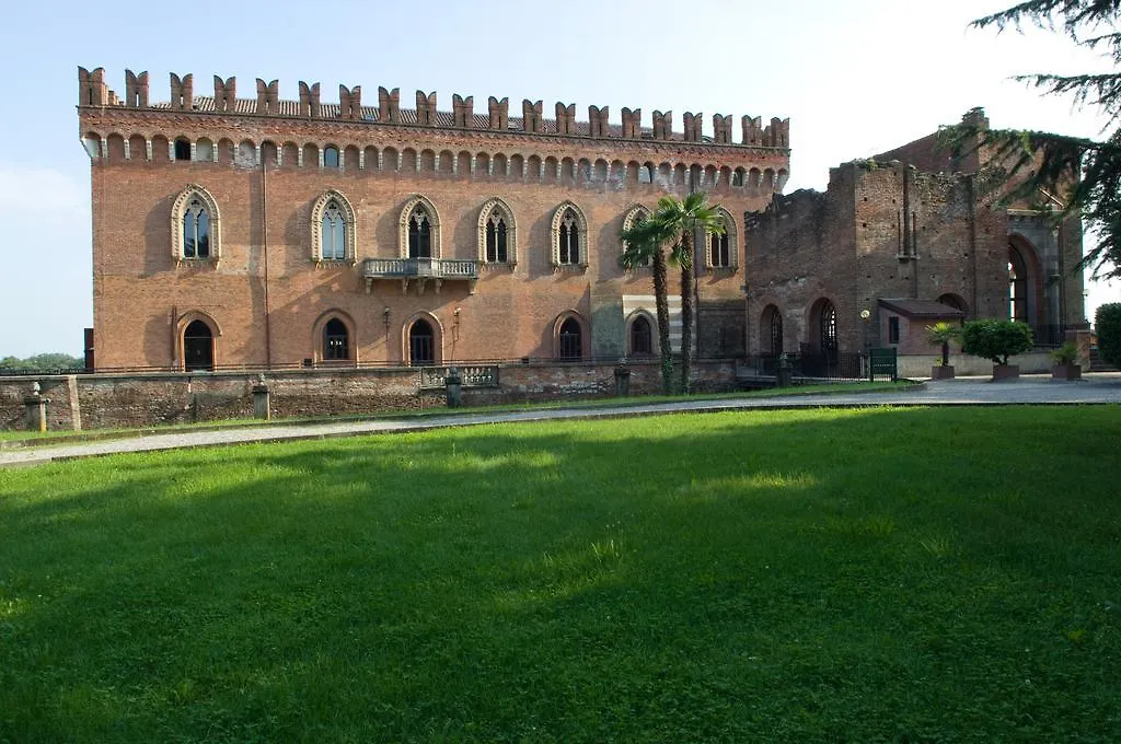 Castello Di Carimate Hotel