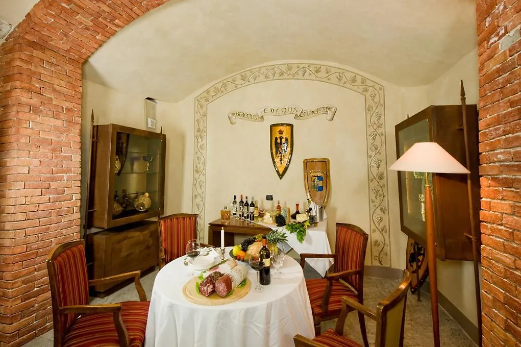 Castello Di Carimate Hotel