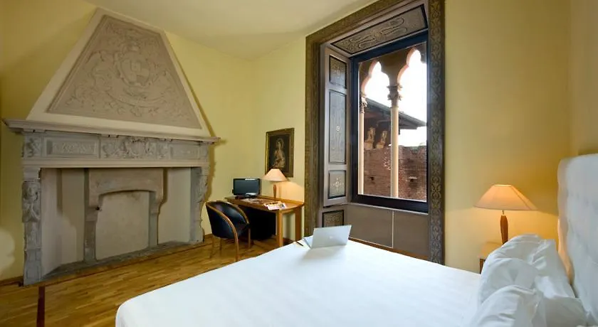 Castello Di Carimate Hotel
